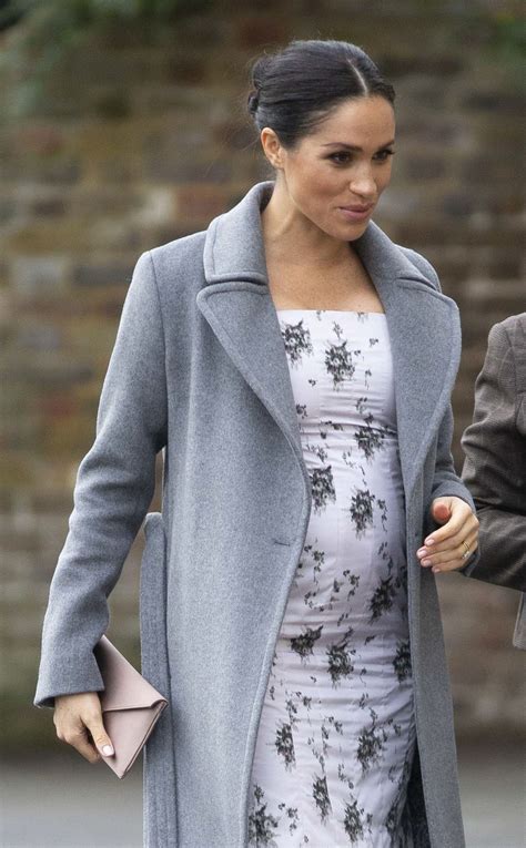 Pregnant MEGHAN MARKLE at Brinsworth House in Isleworth 12/18/2018 ...