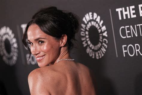 Duchess Meghan contacts ailing Thomas Markle amid estrangement