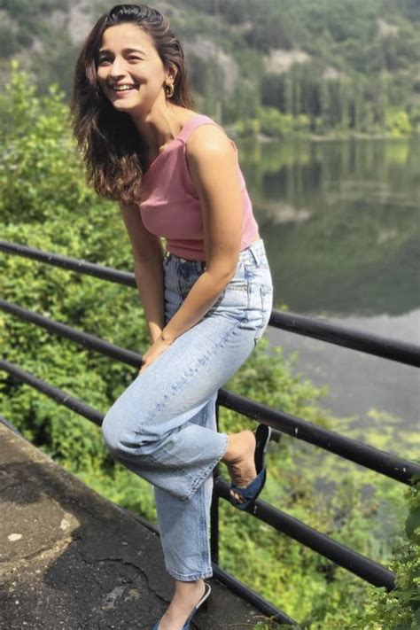 Alia Bhatt’s Rs 1,590 bubblegum pink one-shoulder top + jeans look is ...