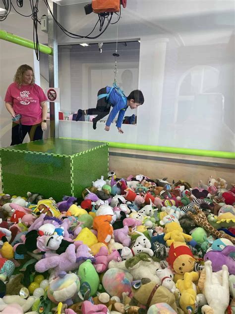 Human Claw Machine 的图像结果