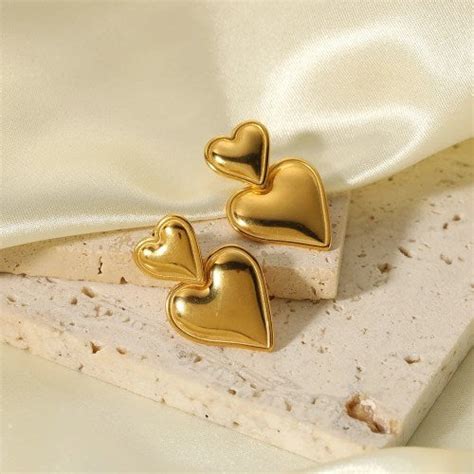 18 KT Gold Plated Double Heart Earring – Aaryajewels