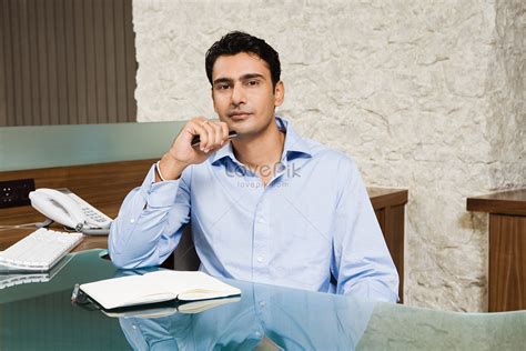 Indian Businessman 的图像结果