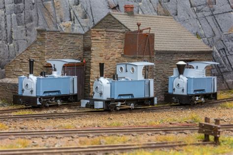 A short tank 'Sirdar' (centre) flanked either side by two long-tank ...