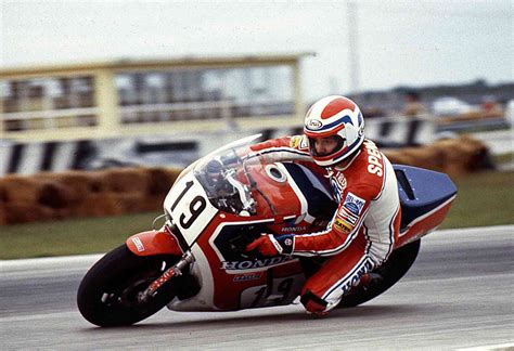 De geschiedenis van de Honda NR500