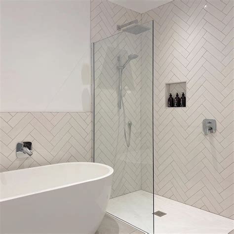 30 Amazing Herringbone Tile Bathroom Ideas To Sprinkle Personality