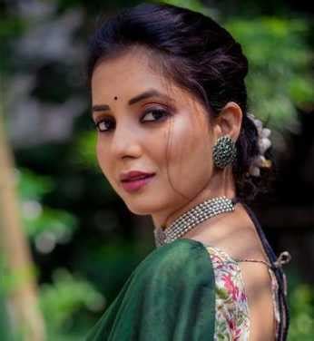 Sayali Sanjeev Movie Star Age, Movies, Height, Family, Biography