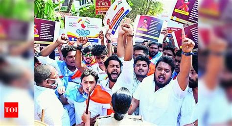 NSUI: NSUI Protest at BJP MP Kateel’s House in Mangaluru | Mangaluru ...
