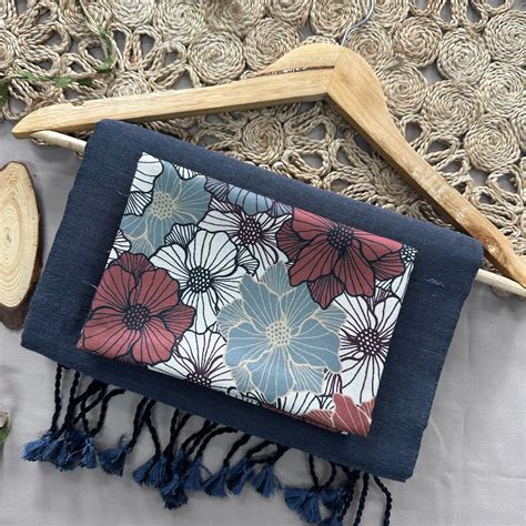 Dark Grey Handloom Cotton Saree With Flower Print Blouse – indupriyaa