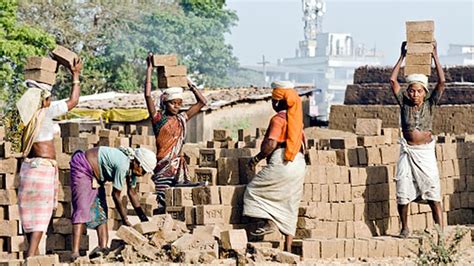 मोदी सरकार ने लोकसभा चुनाव से पहले मनरेगा श्रमिकों को दी बड़ी खुशखबरी ...