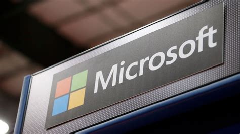 Microsoft Outlook users face over 2,700 outages reported