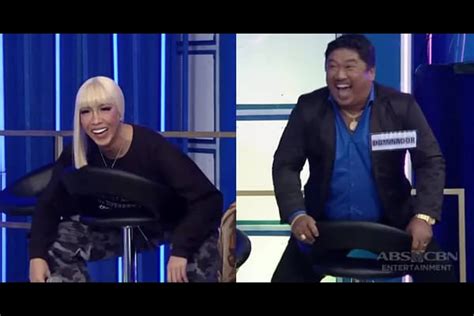 Vice Ganda, may itinurong bagong paraan ng pag-upo kay Daddy Dominador ...
