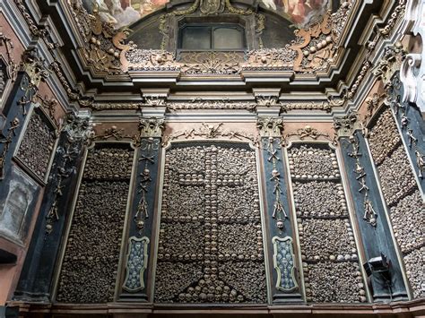 L’ossario di San Bernardino alle Ossa con sosta da Jarit, il ristorante ...