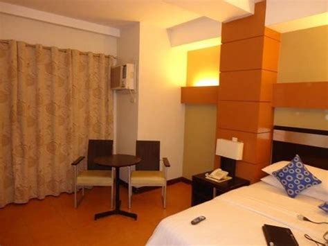 OYO 550 EASTVIEW HOTEL (Bacolod) - Hotel Reviews, Photos, Rate ...