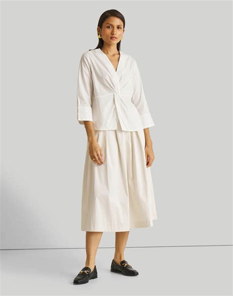 Front Twist White Top | Reistor