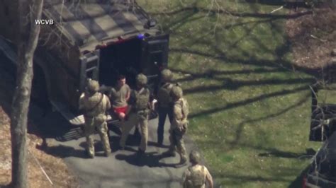 U.S. arrests 21-year-old National Guardsman for online intelligence leaks | Reuters