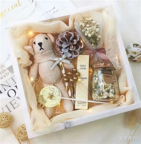 成年了送什么礼物最新素材