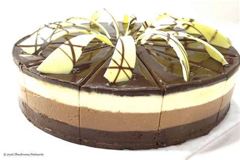 Theobroma, Select Citywalk - Wedding Cake - Saket - Malviya Nagar ...