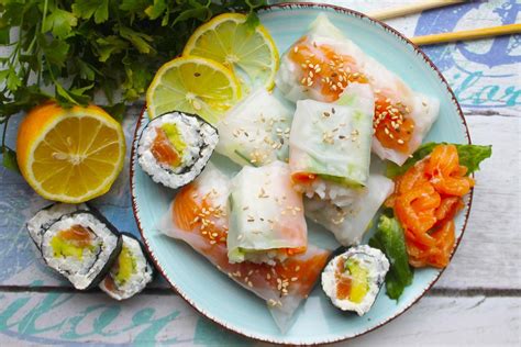 Спринг роллы с красной рыбой, рисом и авокадо рецепт с фото пошагово ...