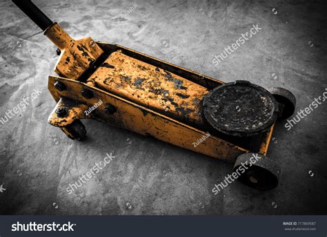 Old Yellow Hydraulic Floor Jack Car Stock Photo 717869587 | Shutterstock