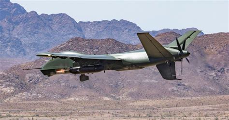 General Atomics ensaya en vuelo el UAV Mojave con dos miniguns ...