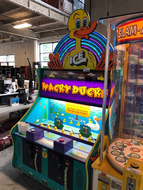 INNOVATIVE CONCEPTS ENTERTAINMENT WACKY DUCKS GAME 51"W X 34"L X 98"H ...