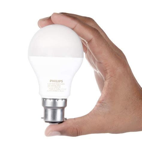 Philips Ace Saver Base B22 7-Watt LED Lamp