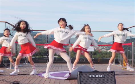 4K舞蹈视频韩国小萝莉组合_哔哩哔哩 (゜-゜)つロ 干杯~-bilibili