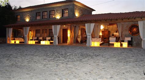 CASAS DO RIO BARCELOS (Cossourado) - Hotel Reviews, Photos, Rate ...