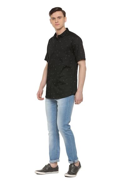 Buy Men Black Regular Fit Print Half Sleeves Casual Shirts Online ...