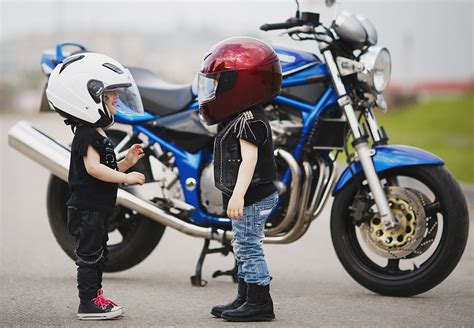 Motorrad fahren mit Sozius – Tipps, damit beide Fahrspaß haben ...