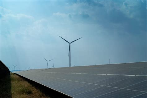 CleanMax, Gujarat Alkalies partner on 75.90 MW wind and 84.34 MWp solar ...