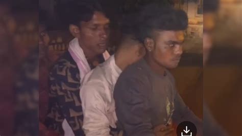 शौच करते वक्त युवक को सांप ने डसा ! अस्पताल लेकर पहुंचे तो... हो गई मौत ...