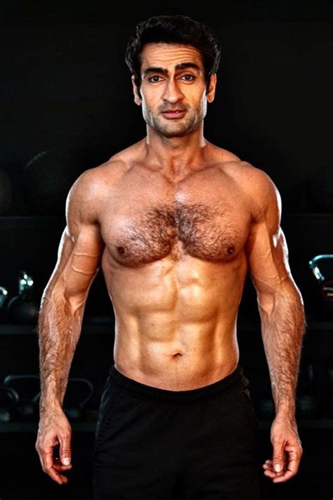 Kumail Nanjiani’s Bio, Age, Relationships, Latest Buzz, Photos & Videos