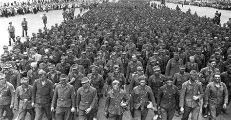 Footage of 60,000 German Prisoners Paraded Through Moscow | War History ...