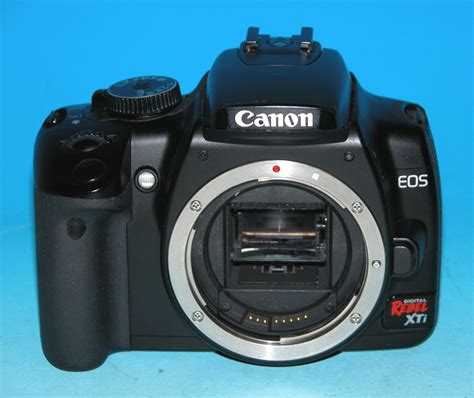 Canon EOS Digital Rebel XTi / EOS 400D 10.1MP Digital SLR Camera ...