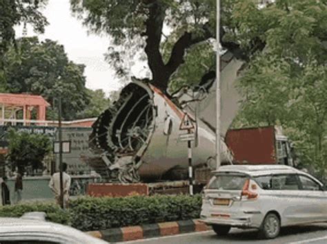AI171 crash debris removal mishap in Ahmedabad; Plane tail gets stuck ...