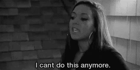 कैसे जानें कि आप उनसे ज़्यादा प्यार करती हैं?