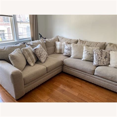 Bob's Discount Furniture Cottage Chic 3 Piece Sectional - AptDeco
