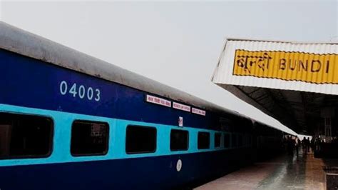 राजस्थान में टला बड़ा ट्रेन हादसा, कोटा-हिसार एक्सप्रेस से निकले धुएं ...