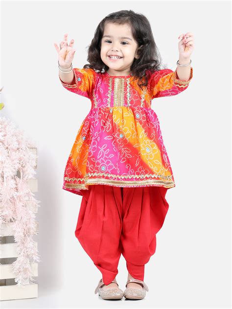 BownBee Three Fourth Sleeves Bandhani & Lace Embellished Kurta & Dhoti