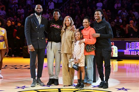 Who is LeBron James’ wife, Savannah? | The US Sun