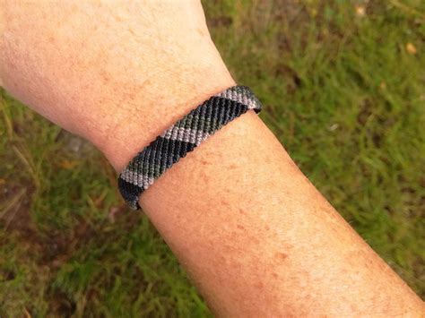 String Bracelets for Men 的图像结果