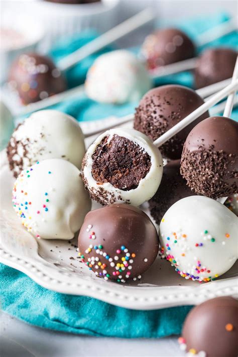 https://sugarspunrun.com/wp-content/uploads/2023/03/Chocolate-Cake-Pops-3-of-5.jpg?utm_source=chatgpt.com