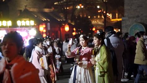 “神都”洛阳火爆出圈，八方游客齐聚品历史文化！