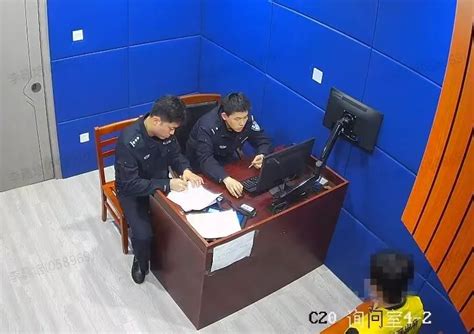 银行取现170万遇劫匪被打失明最新素材