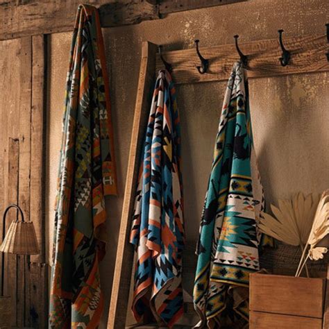 Buy Stylish Throws Online at Best Prices | Living Shapes