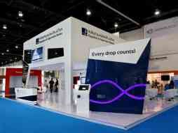 OP3 Design: Customer Reviews, Stands and Services