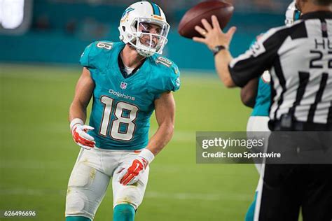 Griff Whalen Catches Photos and Premium High Res Pictures - Getty Images