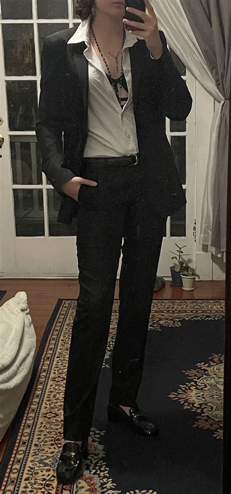 Pin by miracle on Fashion inspo | Lesbian outfits, Womens prom suit ...