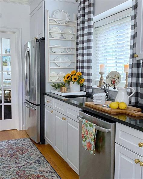 14 Incredible Black and White Kitchen Curtains You Need
